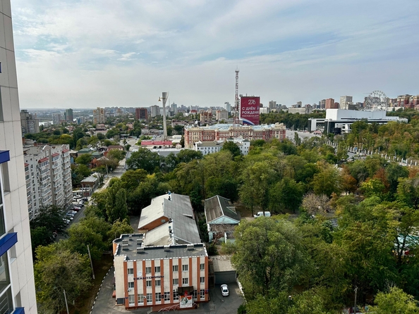 
  Продается 2-комн. квартира, 60.9 м², Закруткина ул, д. 61
. Фото 10.
