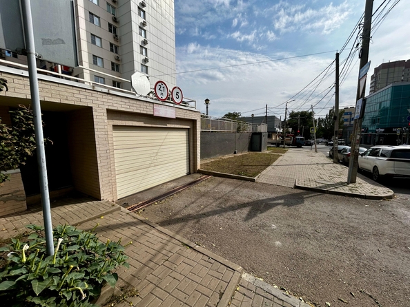 
  Продается 2-комн. квартира, 60.9 м², Закруткина ул, д. 61
. Фото 16.