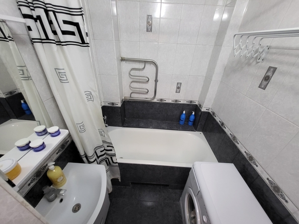 
  Продается 2-комн. квартира, 75 м², Извилистая ул, д. 21
. Фото 14.