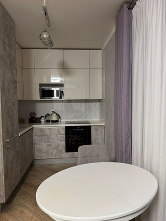 
  Продается 2-комн. квартира, 52 м², Дунаевского пер, д. 17
. Фото 2.