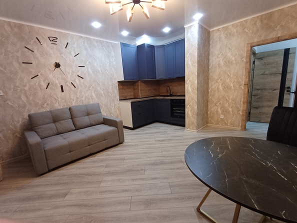 
  Продается 1-комн. квартира, 42 м², Стабильная ул, д. 3
. Фото 1.
