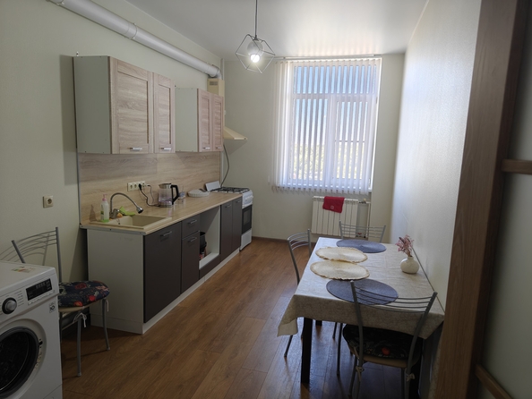 
  Продается 3-комн. квартира, 70.1 м², Комарова ул, д. 132
. Фото 6.