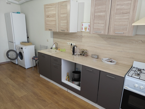 
  Продается 3-комн. квартира, 70.1 м², Комарова ул, д. 132
. Фото 7.