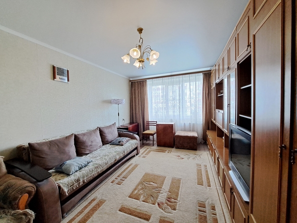 
  Продается 3-комн. квартира, 65 м², Днепропетровская ул, д. 48
. Фото 1.