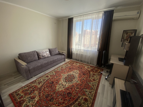 
  Продается 2-комн. квартира, 56 м², Ткачева ул, д. 19
. Фото 1.