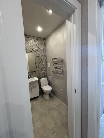 
  Продается 1-комн. квартира, 39 м², Комарова б-р, д. 1
. Фото 8.