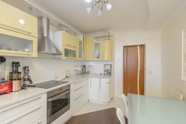 
  Продается 2-комн. квартира, 76 м², 40-летия Победы пр-кт, д. 85
. Фото 8.