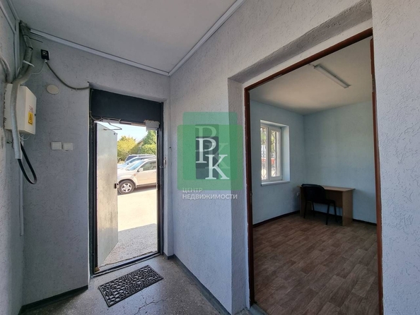 
  Сдается офис 10.4 м². Фото 2.