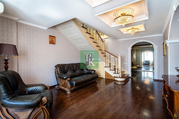 
  Продается 4-комн. квартира 170.5 м². Фото 2.