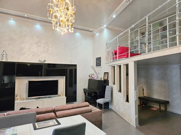 
  Продается 3-комн. квартира 200 м². Фото 4.