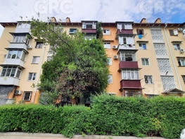 Продается 2-комнатная квартира Конституции СССР ул, 45 м², 13200000 рублей