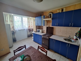 Продается 2-комнатная квартира Комарова б-р, 52.2 м², 6540000 рублей